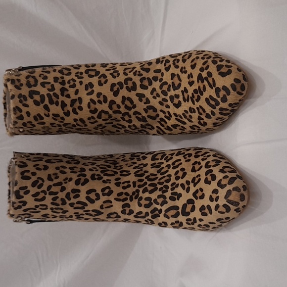 Unworn FRANKiE 4 shoes. AU size 9. Leopard print. - Picture 4 of 5